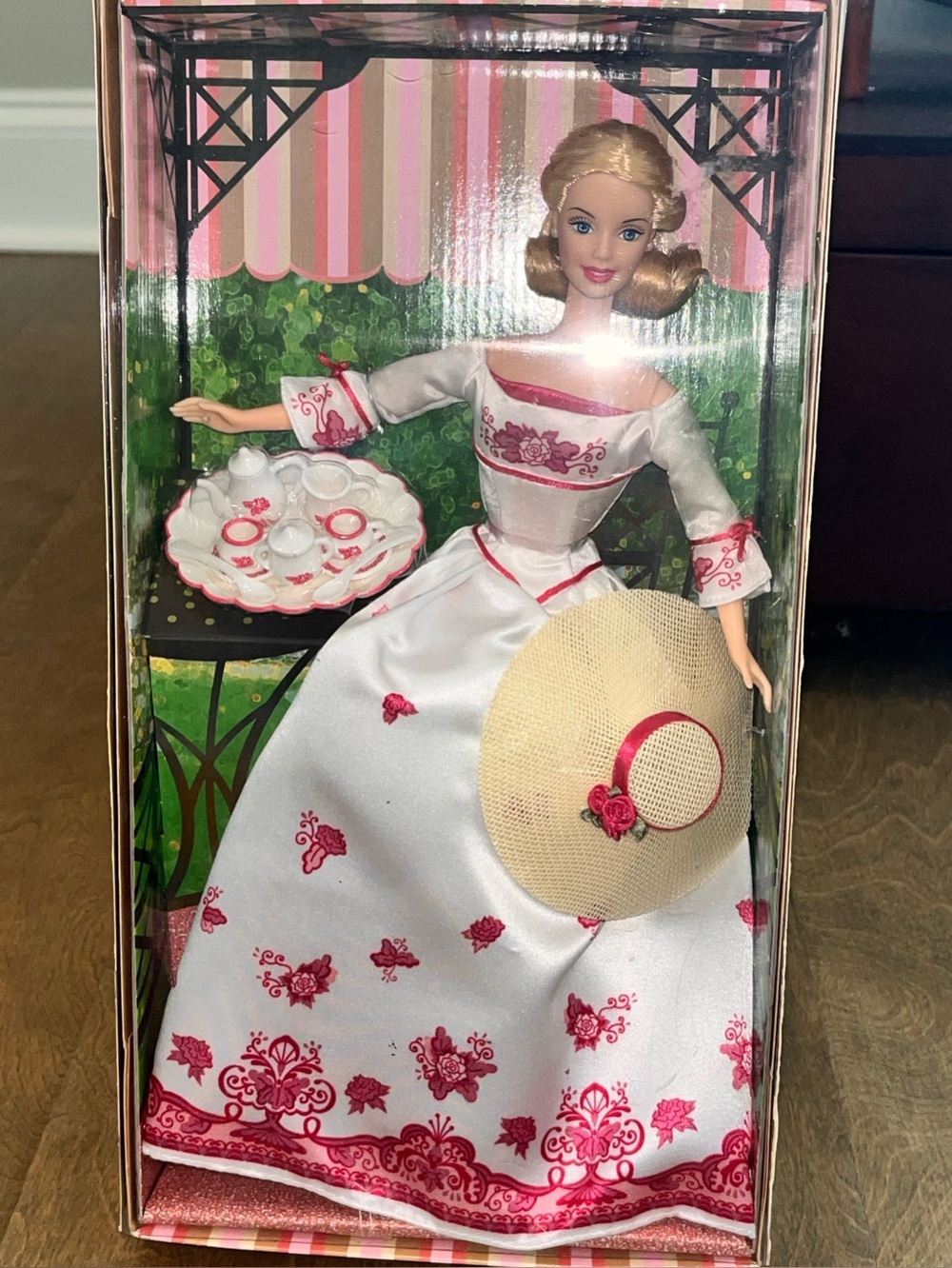 Barbie: Victorian Tea Barbie Mattel 2002 Vintage New In The Box!
